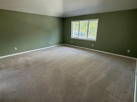 5th image of 103 Clunie Ave APT 2