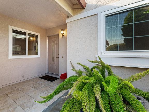 4th image of 529 Joyce Dr