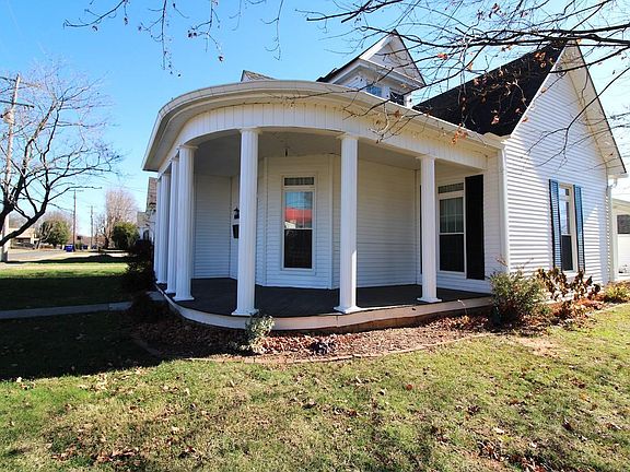 3rd image of 321 Montague St