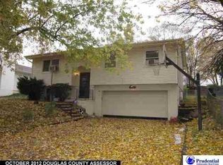 9130 Berry St, Omaha, NE 68127