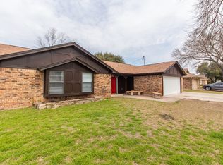 736 Springhill Dr, Hurst, TX 76054