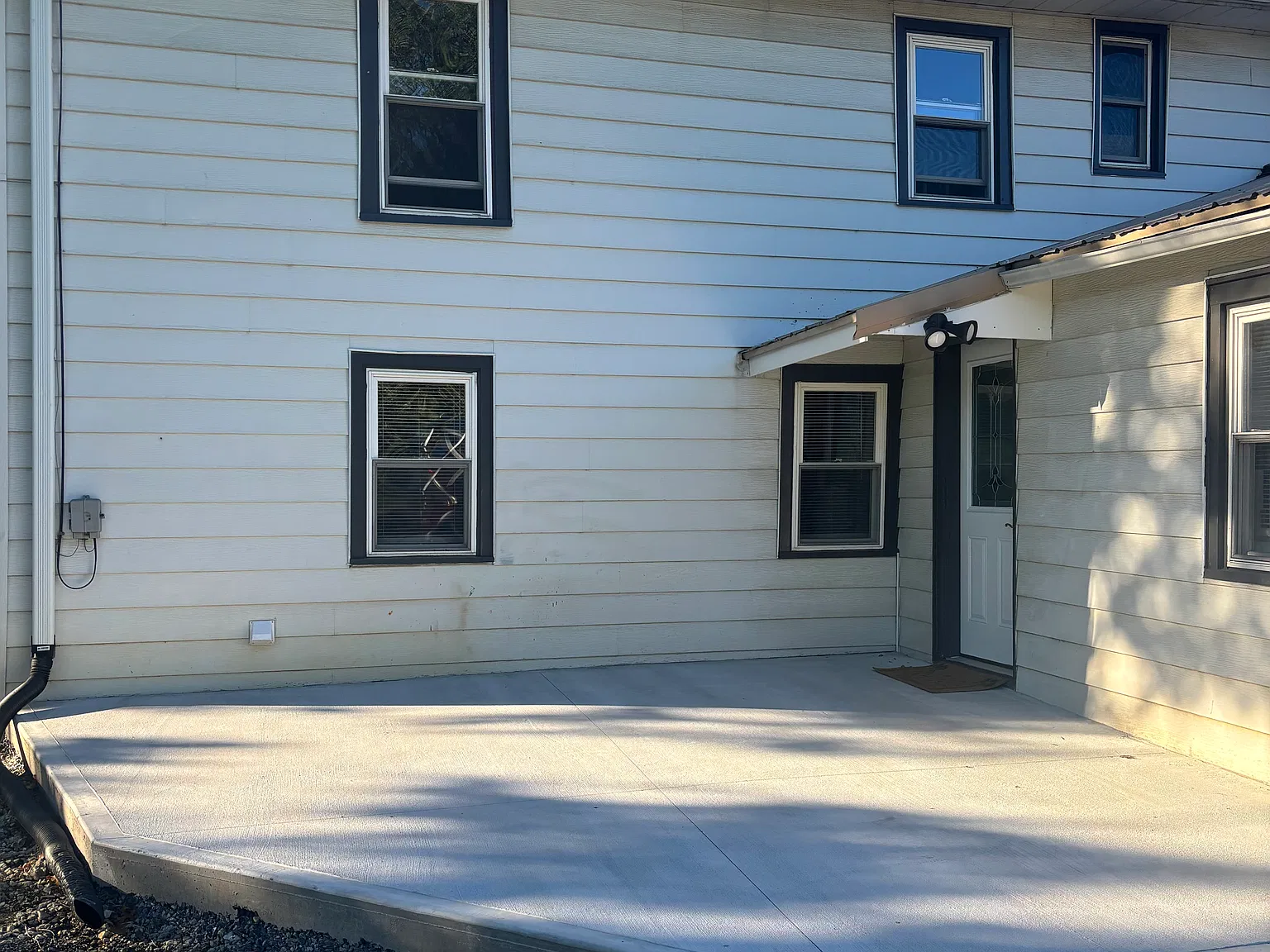 2 bed, 1.5 bath, $1,850 — Photo 2