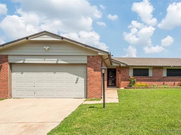 111 W 19th St, Owasso, OK 74055