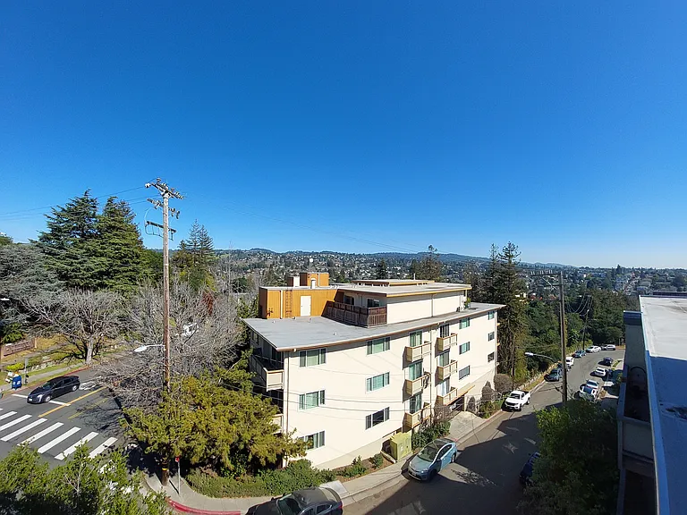 748 Oakland Avenue Apartments — Photo 20