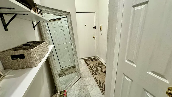 Rented by HOLTON REAL ESTATE INC. | media 8