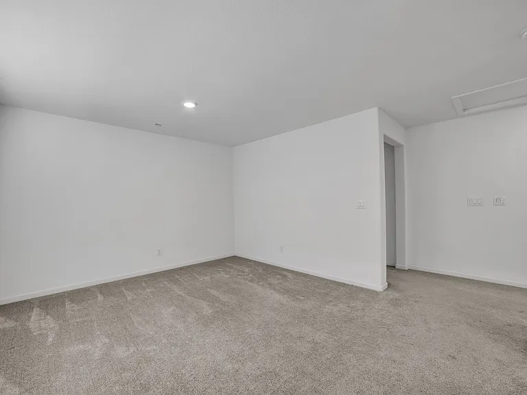 4562 Butterfly Ridge Dr — Photo 29