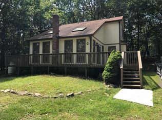 105 Hazelnut Ct, Long Pond, PA