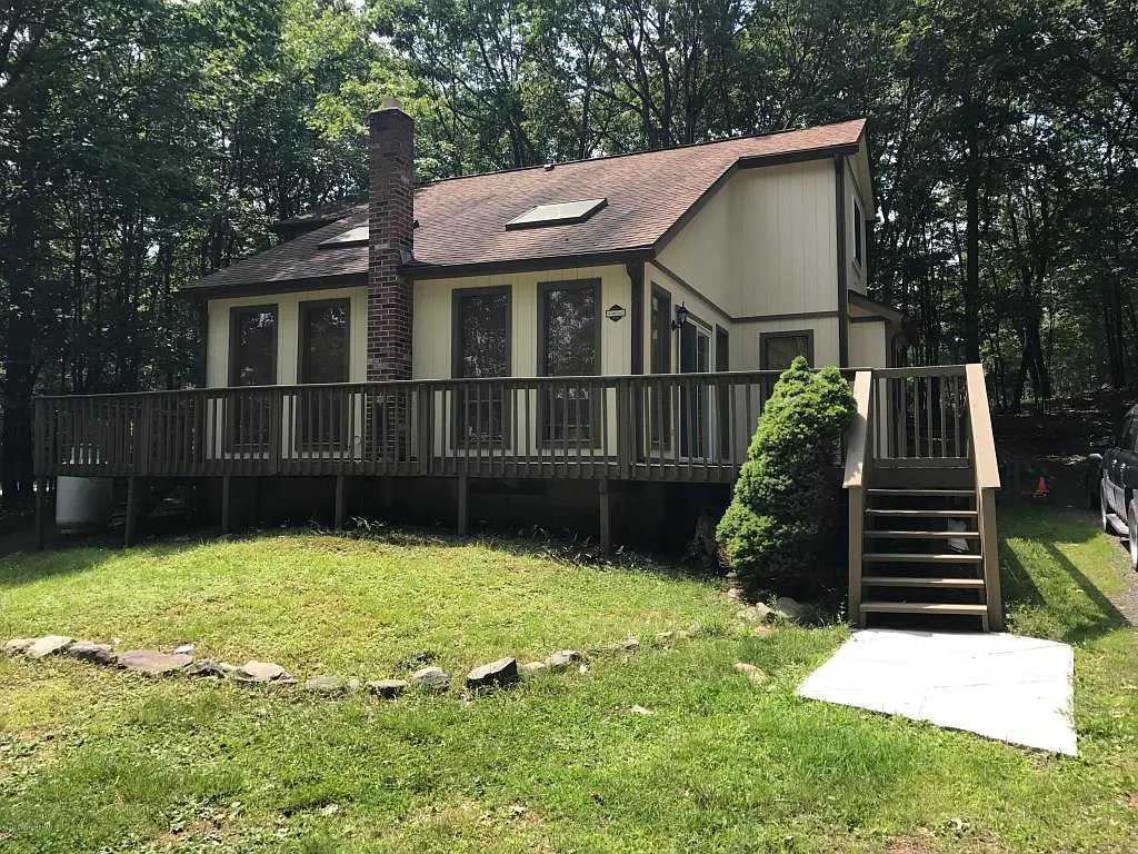 105 Hazelnut Ct photo 1
