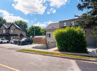79 25th St #2, Toronto, ON M8V3P7