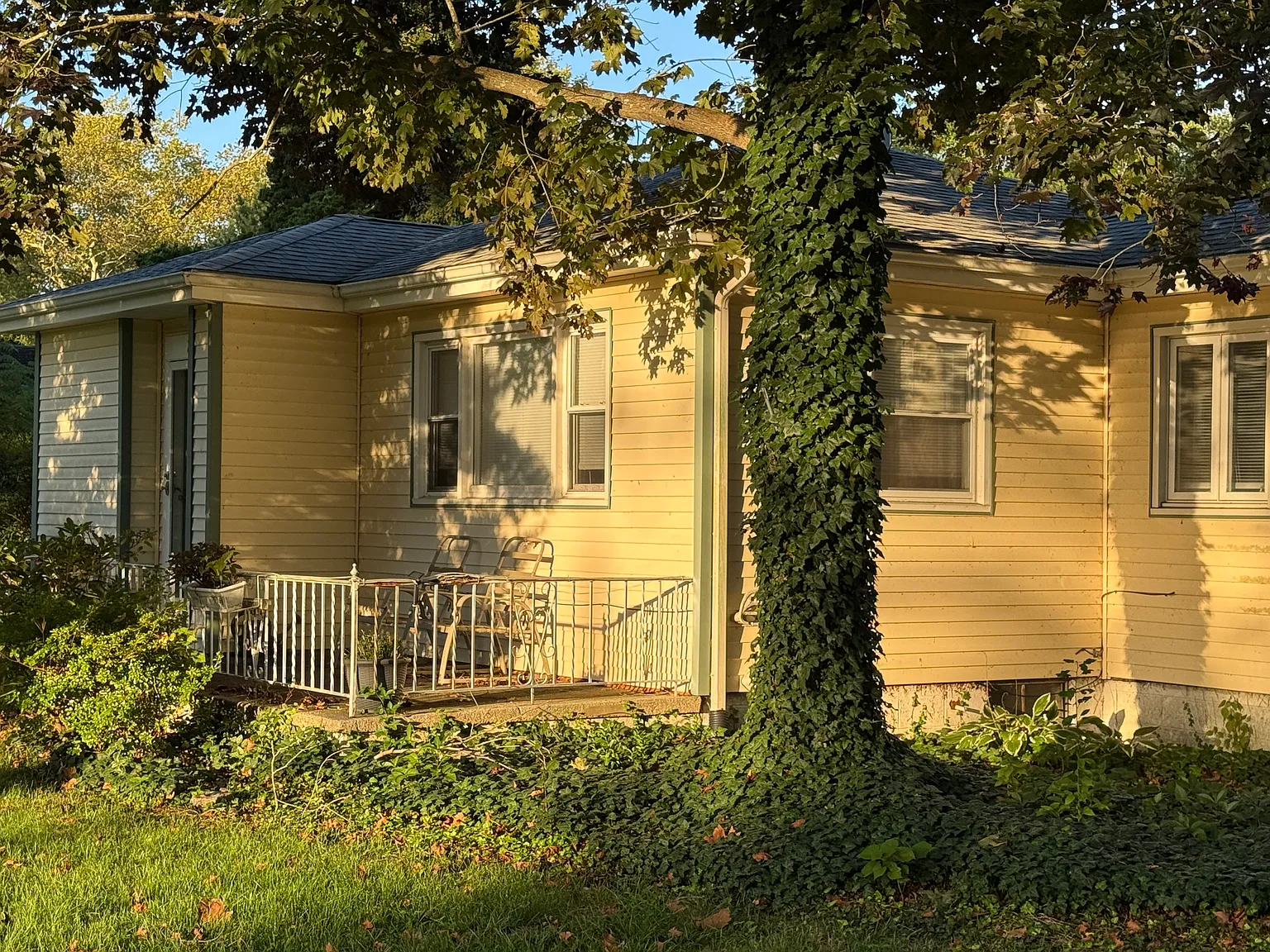 2 bed, 1050 sqft, $2,300 — Photo 1