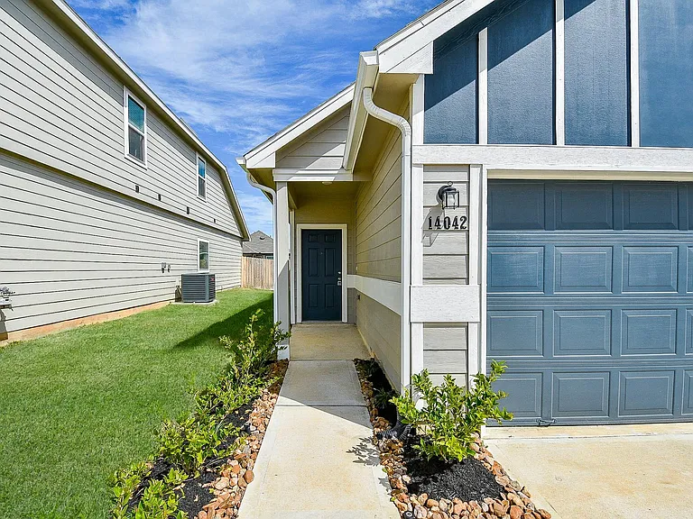 14042 Chinook Dr — Photo 4