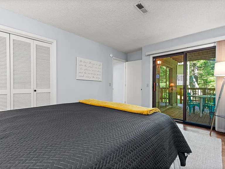 10 Victoria Ln — Photo 21