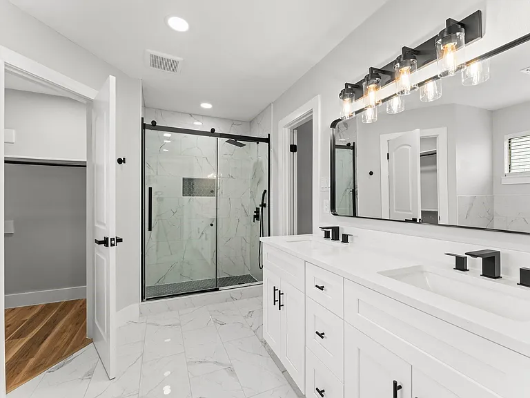 20534 Laverton Dr — Photo 16