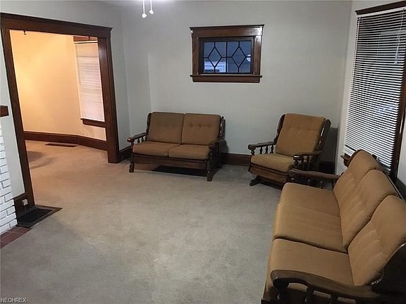 3rd image of 1477 Spring Garden Ave