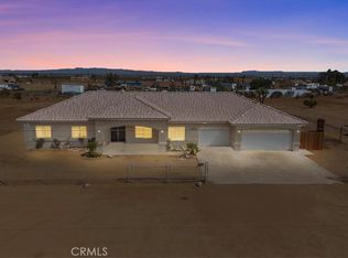 7536 Sunset Rd, Phelan, CA 92371