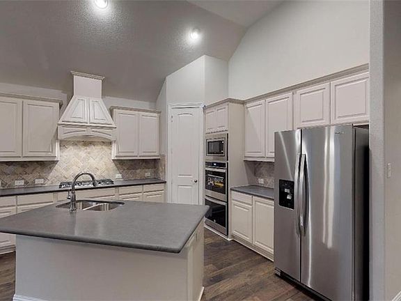 2nd image of 114 Shady Glen Dr