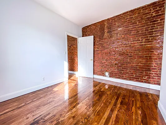 Rented by Voro New York | media 82