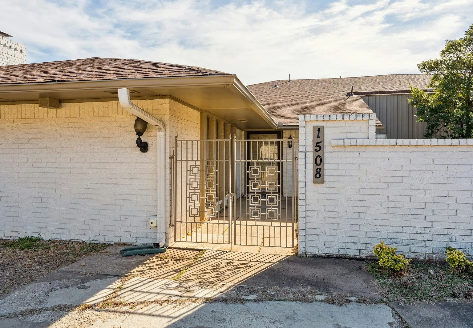 1508 Glenbrook Drive, Unit 1508 Glenbrook Drive — Photo 1