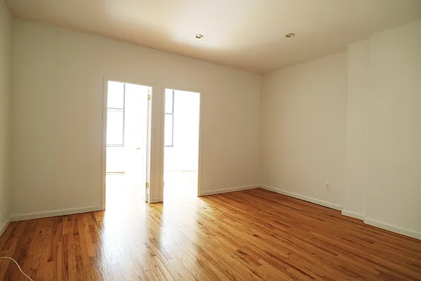 Rented by City Connections Realty | media 16