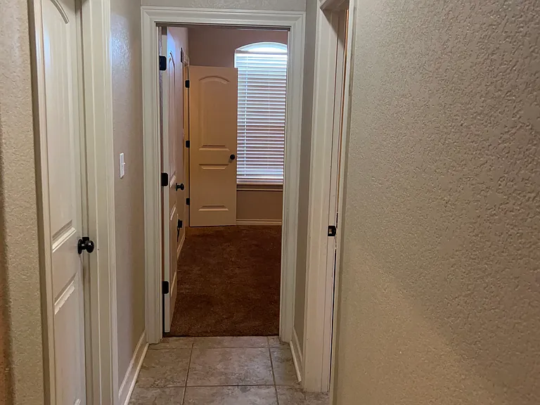 358 Southlake Dr — Photo 10