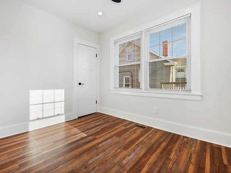58 Walter Ave — Photo 24
