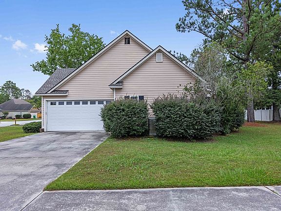 3rd image of 3848 Thoreau Dr
