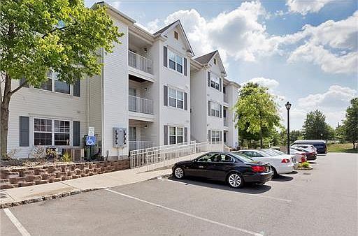 2nd image of 1331 Waterford Dr #1331