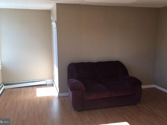 5th image of 89 E Penn Ave