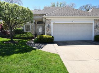 410 W Glengary Cir, Cleveland, OH 44143