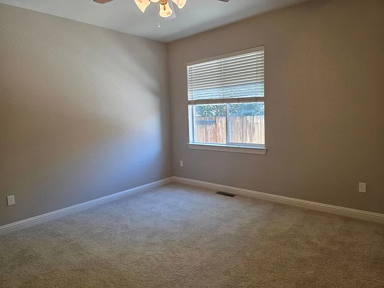1458 Cardiff Dr — Photo 13