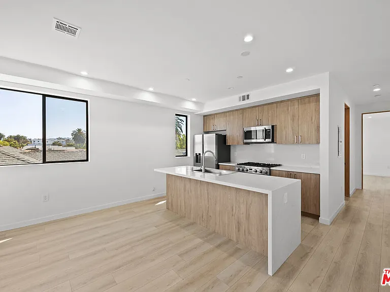2123 S Cloverdale Ave #1 — Photo 5