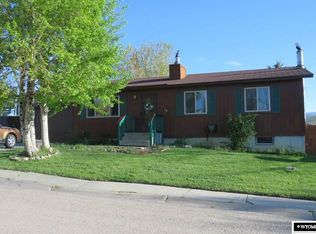 1340 McDougall Dr, Lander, WY 82520