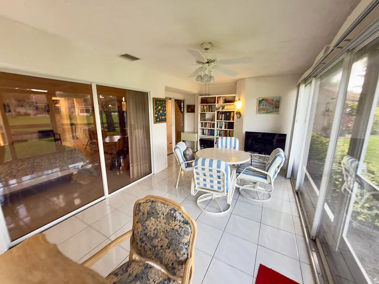 7922 Sandy Pointe Dr — Photo 22