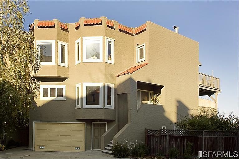 1st image of 417 Roosevelt Way