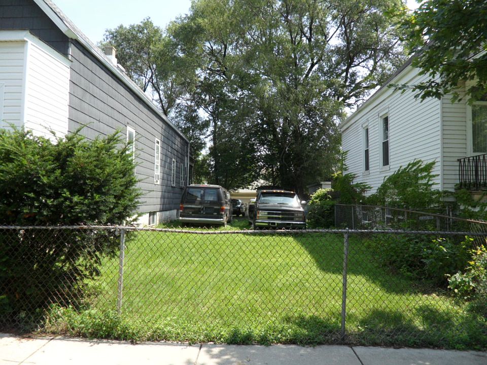 1st image of 5349 N Bowmanville Ave