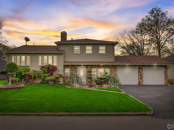 65 Califon Dr, Colonia, NJ 07067