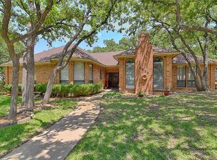 2209 Twin Elms Dr, Arlington, TX 76012