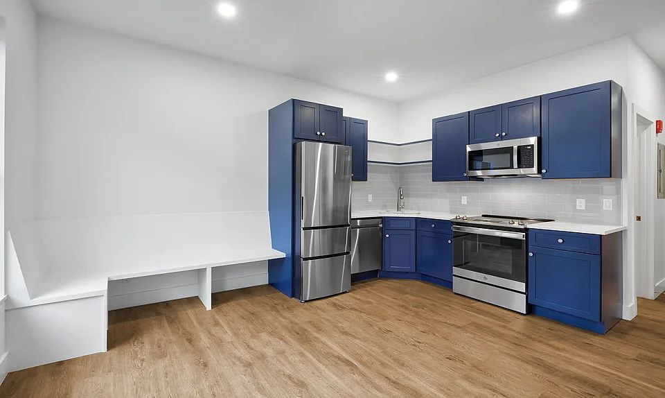1st image of 716 Cooper Ave #10