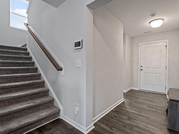 4th image of 729 Spellbrook Rd