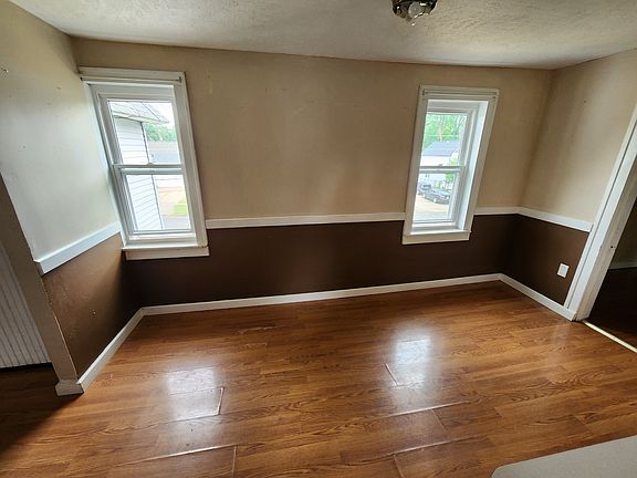 5th image of 210 Grove St NW #B