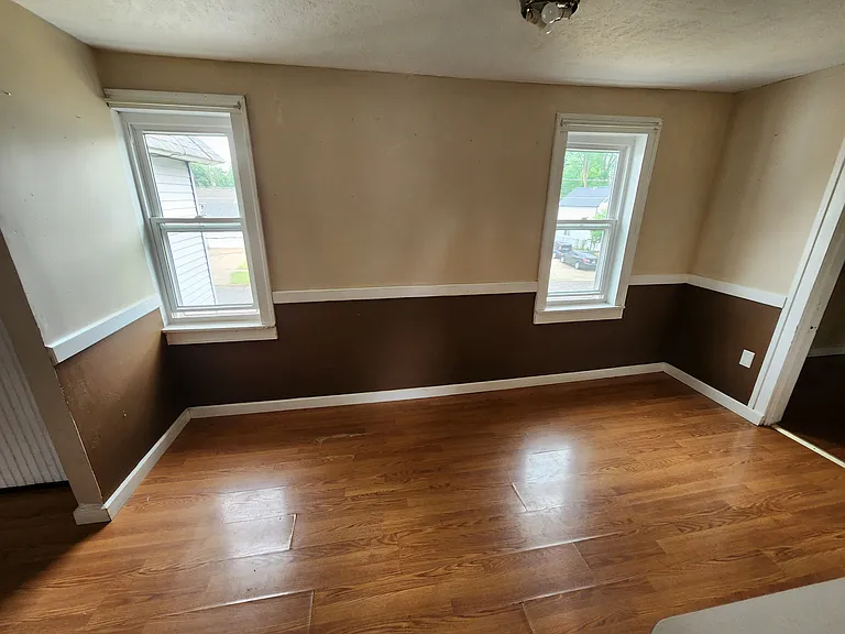 210 Grove St NW #B — Photo 5