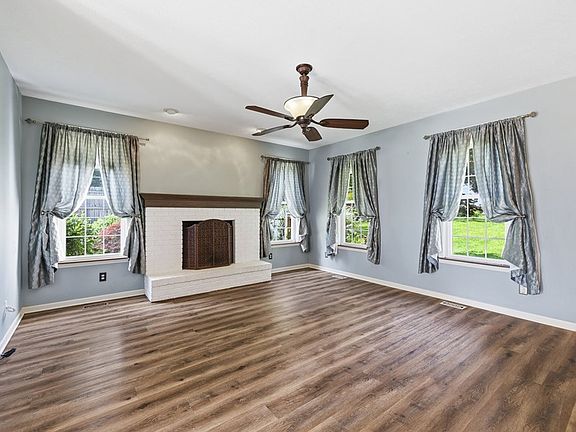 2nd image of 805 Edgehill Ave