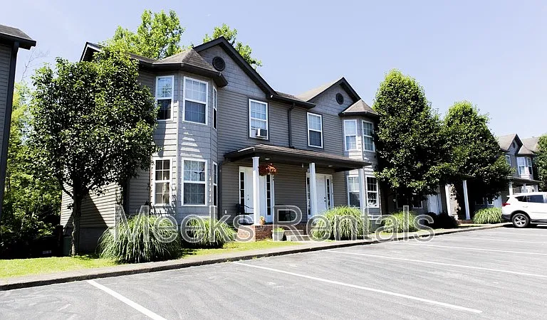 Ariel Pointe Townhomes — Photo 1