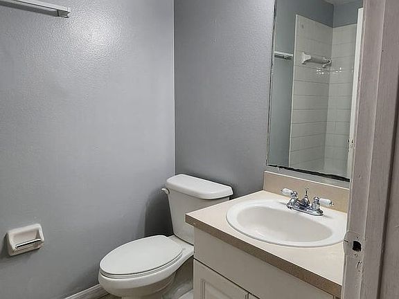 5th image of 3515 15th Ave S