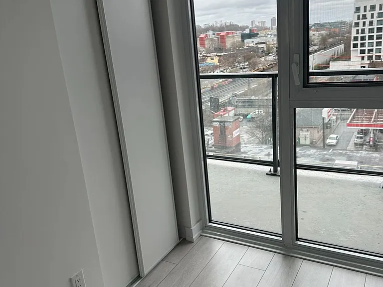 500 Dupont St #715 — Photo 7