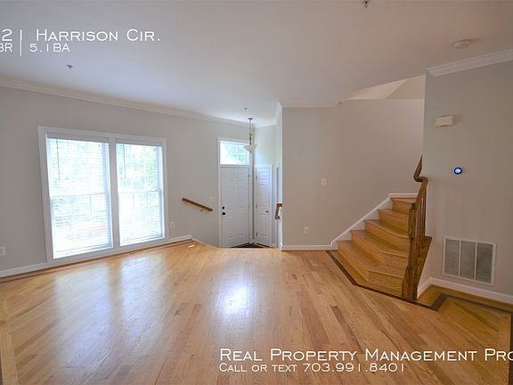 2nd image of 921 Harrison Cres