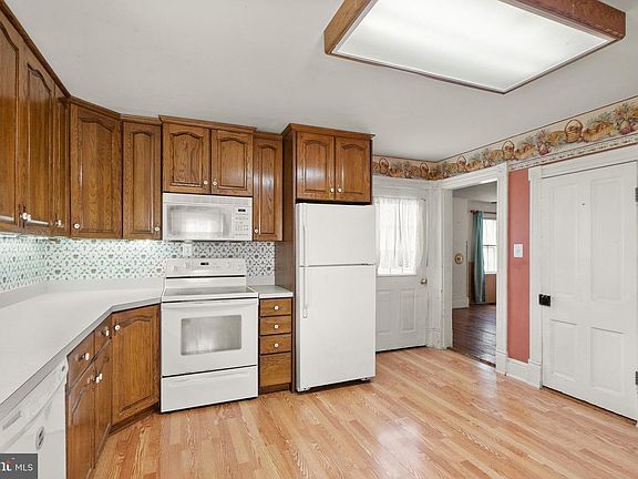 4th image of 43699 Hay Rd
