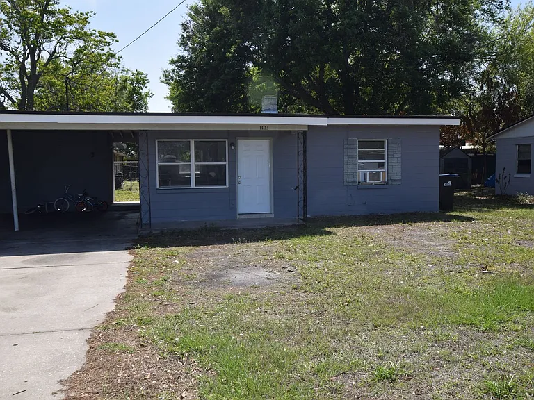 104 W Lancaster Rd — Photo 2