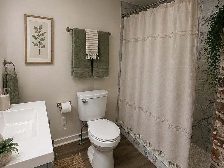915 Rockhill St #3 — Photo 7