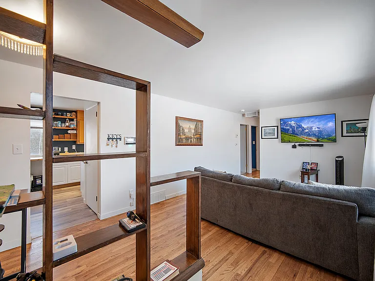 638 Dove Pl — Photo 5